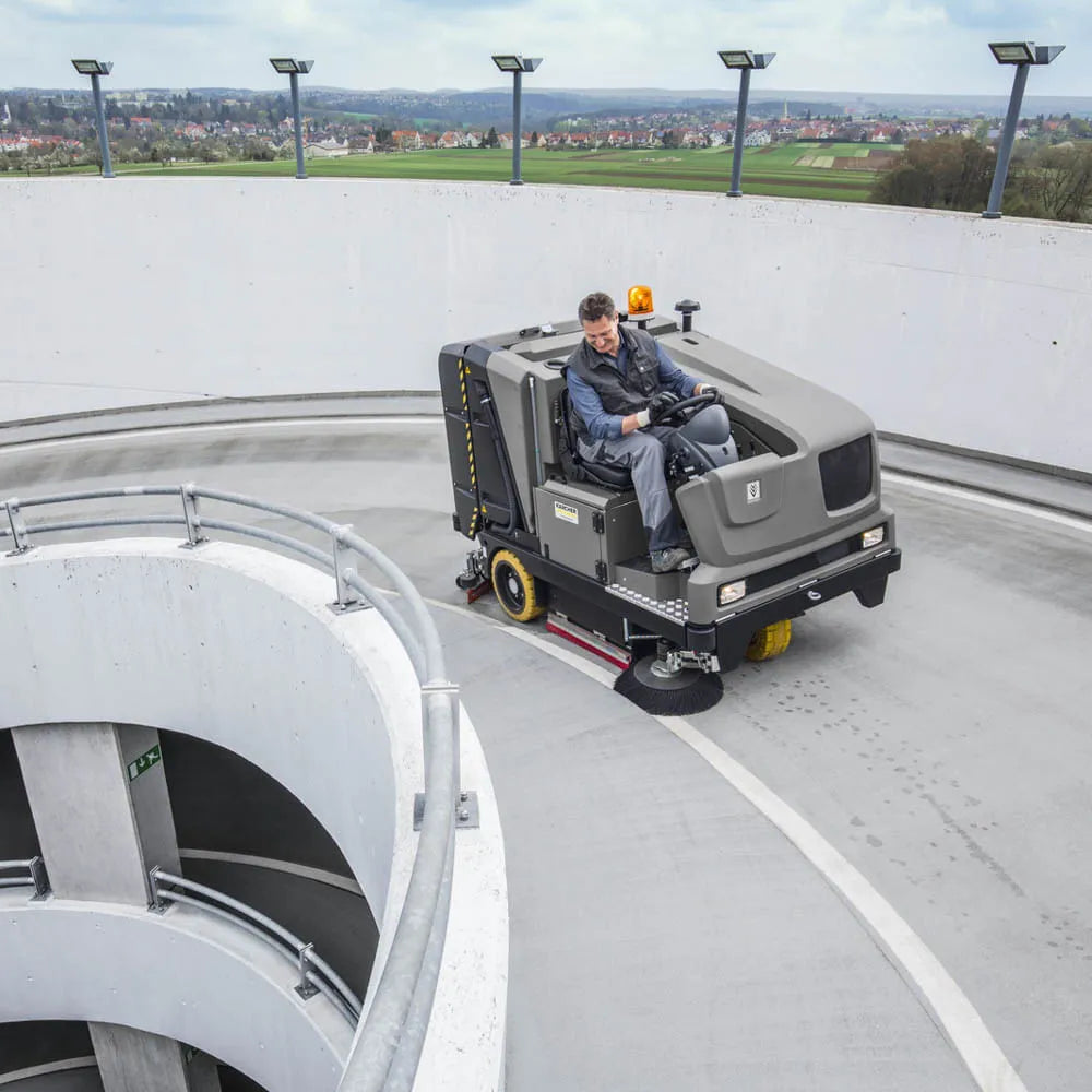Fregadora lavadora industrial hombre a bordo B 300 RI LPG de Karcher