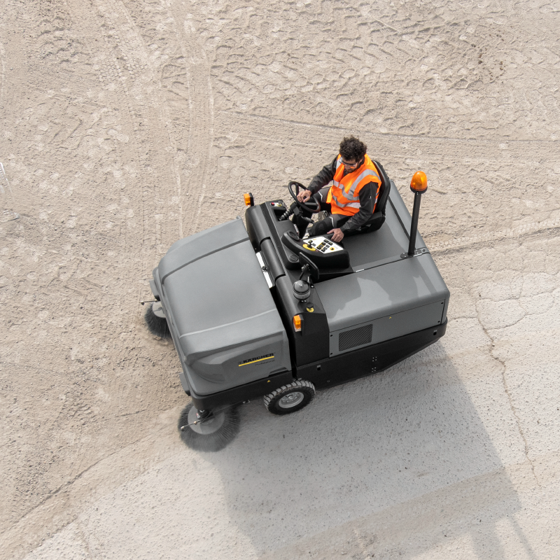 Barredora industrial de pisos hombre a bordo KM 130/300 R D