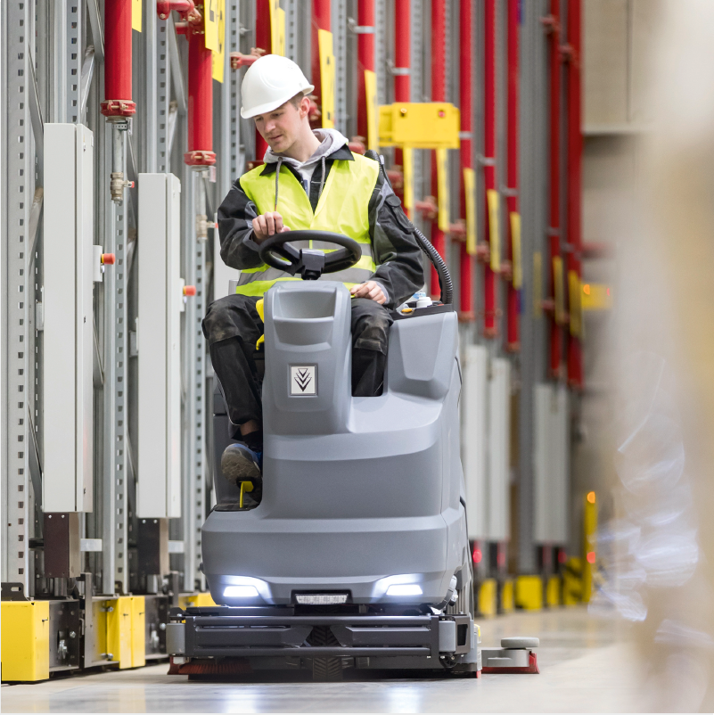 Fregadora lavadora de pisos con conductor B 150 Bat Pack