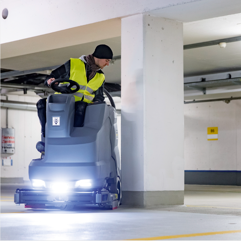 Fregadora lavadora de pisos con conductor B 150 Bat Pack